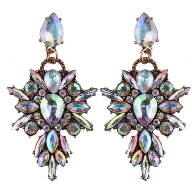 Kleurrijke kristallen geometrische druppel met diamanten overdreven prachtige oorbellen